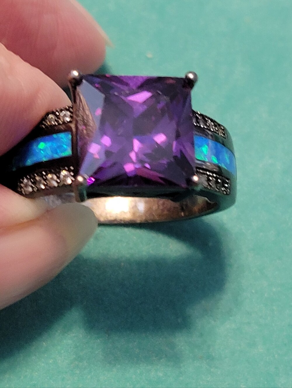 GORGEOUS RING SIZE 9